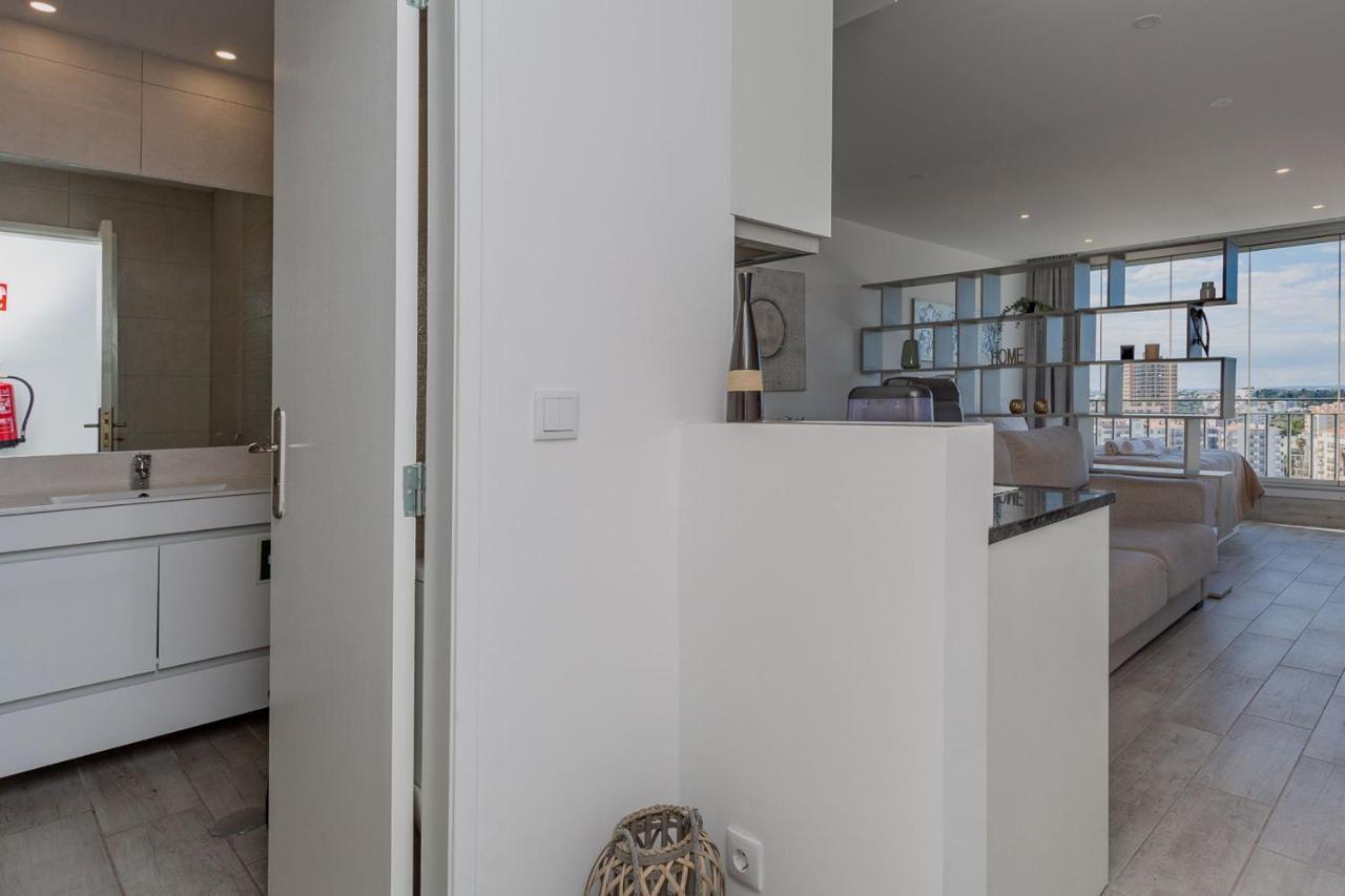 Oakland Apartment W/ Sea View By Lovelystay Portimao Bagian luar foto
